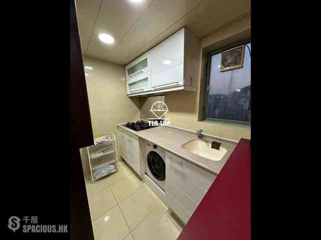 Sheung Wan - Queen's Terrace 11