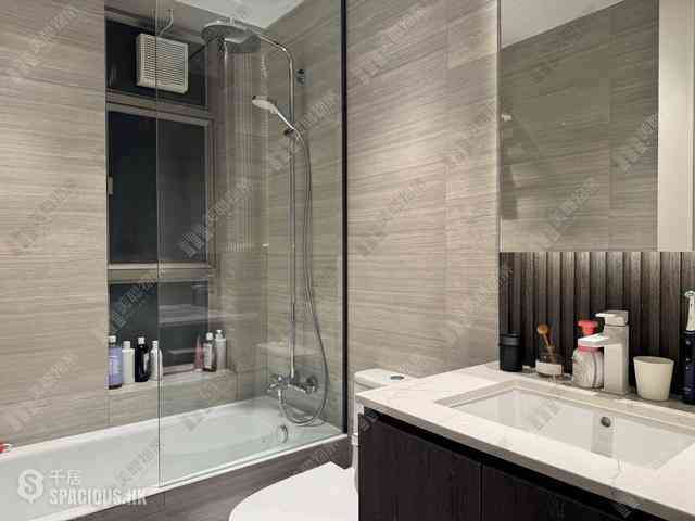 Sai Ying Pun - Island Crest Block 2 06