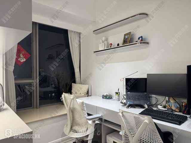 Sai Ying Pun - Island Crest Block 2 07