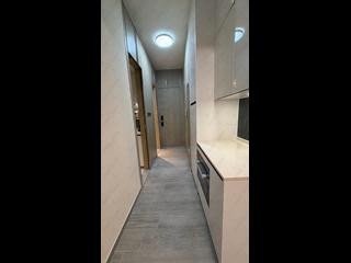 Sai Ying Pun - The Queens 16
