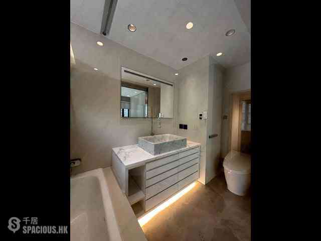 Mid Levels West - Skyline Mansion Block 1 09