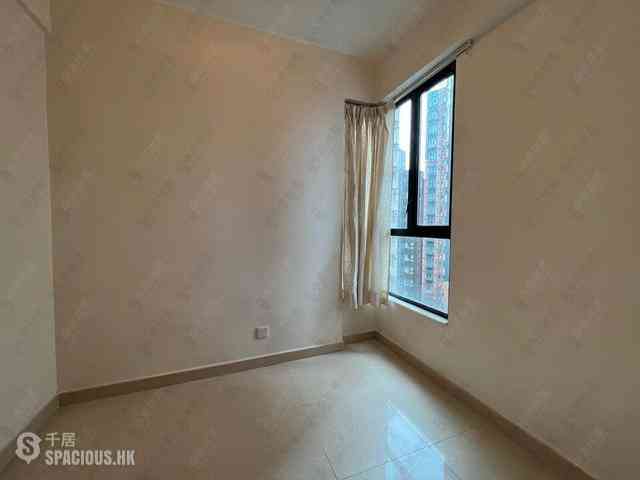Mid Levels West - Wilton Place 11