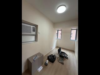 Shau Kei Wan - Hung Lee Building 02