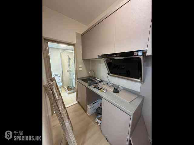 Shau Kei Wan - Hung Lee Building 03