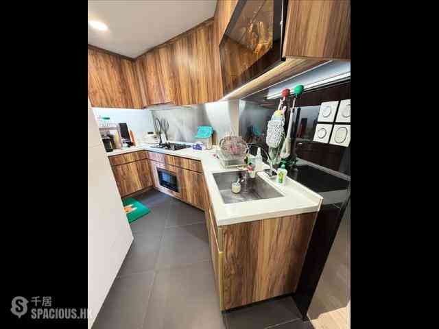 West Kowloon - Sorrento Phase 1 Block 5 04
