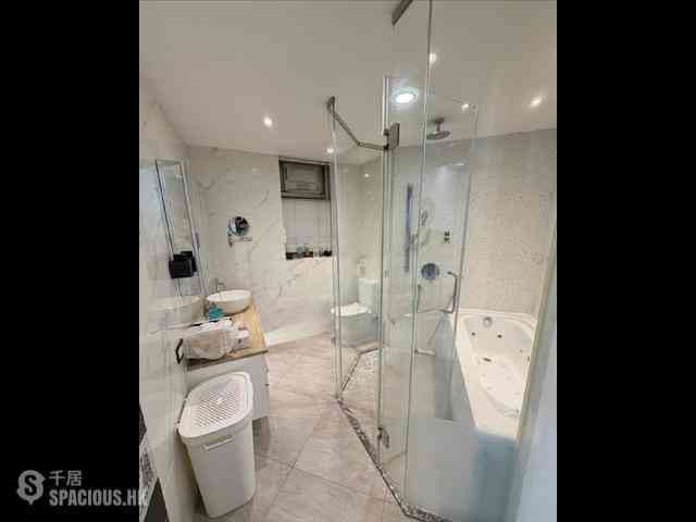 West Kowloon - Sorrento Phase 1 Block 5 11