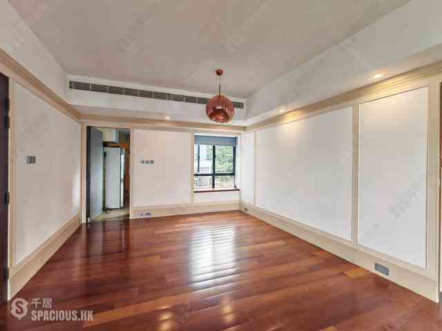 Mid Levels East - Bowen Place 06