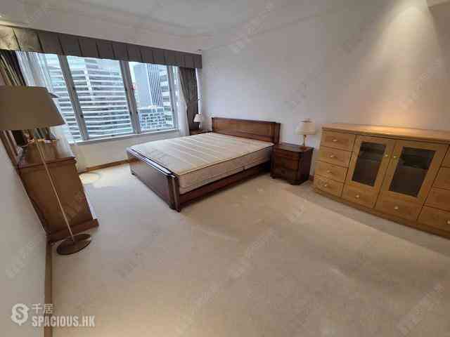 Wan Chai - Convention Plaza Apartments 05