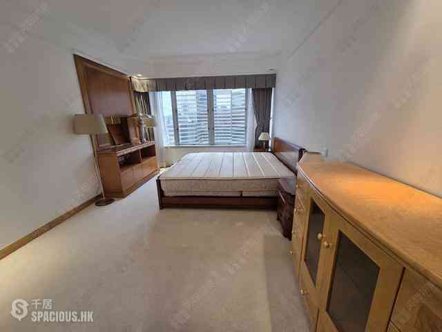 Wan Chai - Convention Plaza Apartments 06