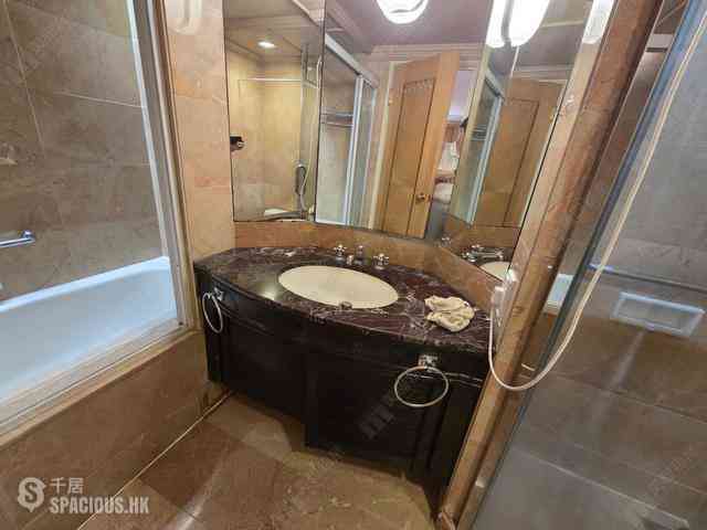 Wan Chai - Convention Plaza Apartments 13