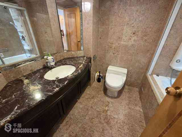 Wan Chai - Convention Plaza Apartments 14