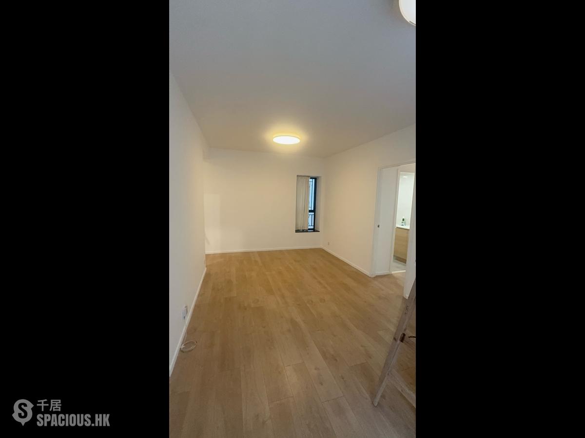 Mid Levels Central - The Grand Panorama Block 3 01