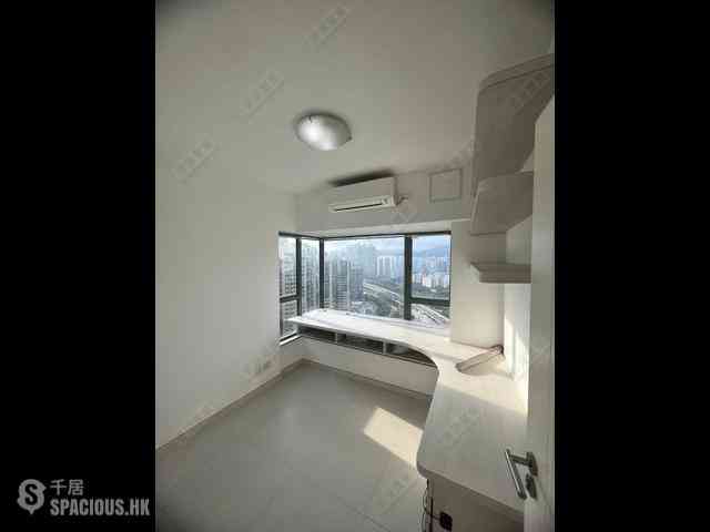 Tai Kok Tsui - Island Harbourview Block 10 03