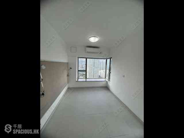 Tai Kok Tsui - Island Harbourview Block 10 07