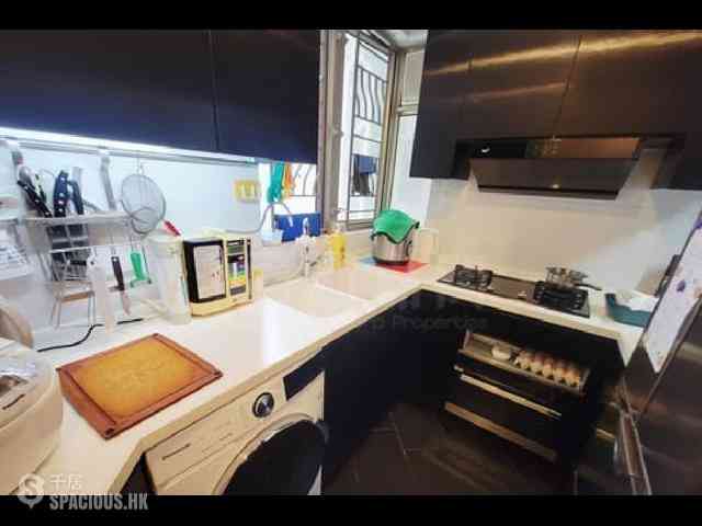 West Kowloon - Sorrento Phase 1 Block 5 04