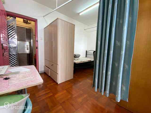 Sai Ying Pun - Kwan Yick Building 04