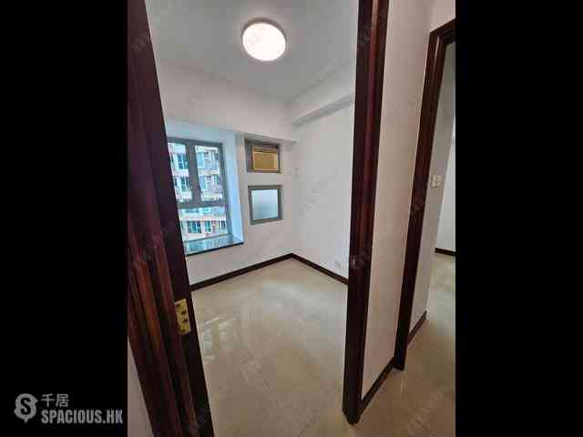 Kennedy Town - The Merton Tower 2 03