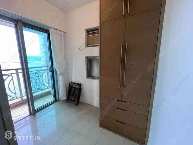 Kennedy Town - The Merton Tower 3 04