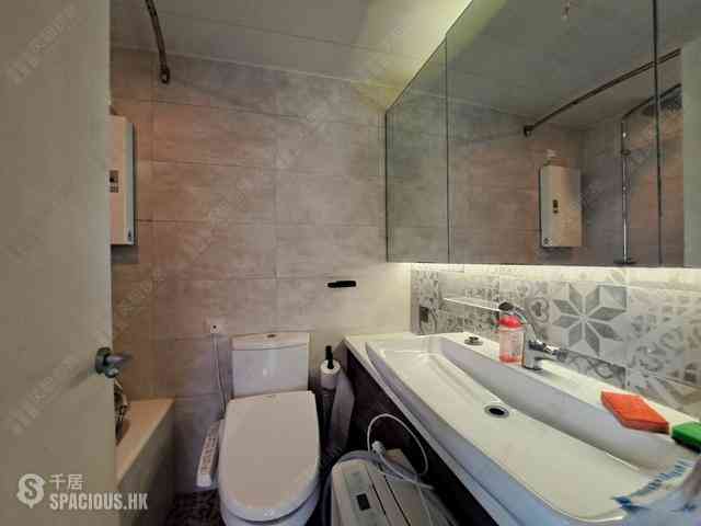 Kennedy Town - The Merton Tower 2 04