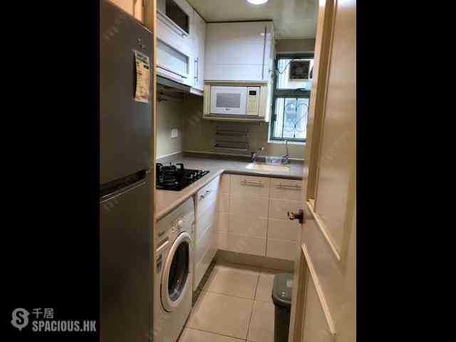 Sheung Wan - Queen's Terrace Block 1 03