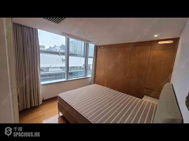 Wan Chai - Convention Plaza Apartments 07