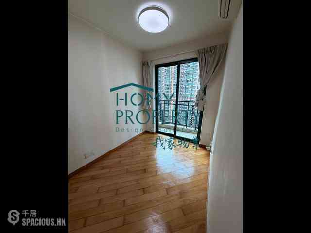Sheung Wan - Medal Court 04