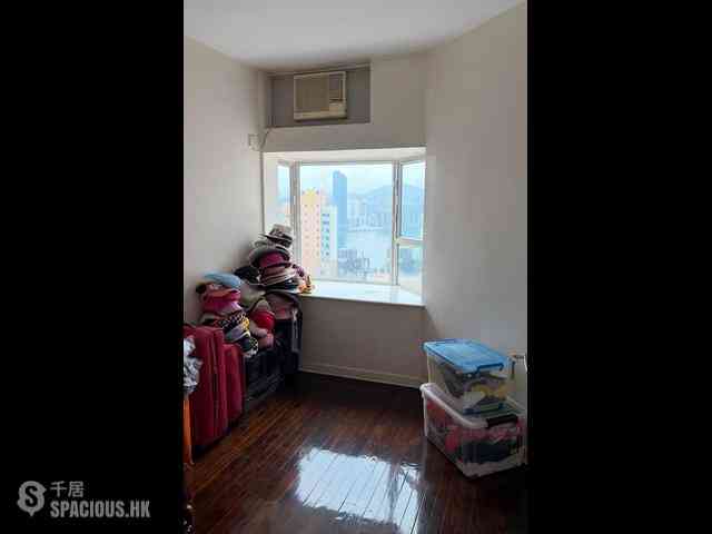 North Point - Island Place 12
