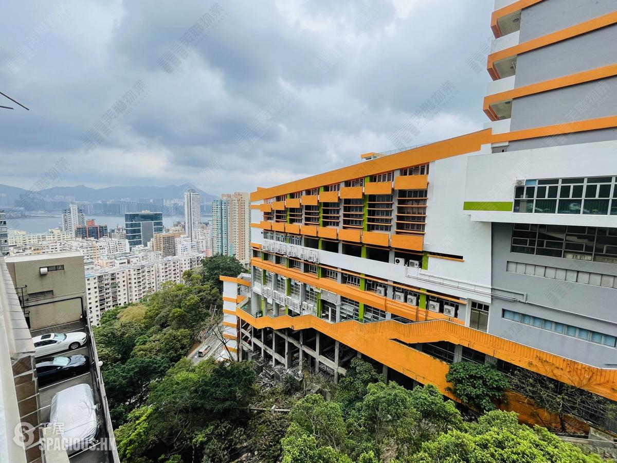 Braemar Hill - Summit Court Block D 01