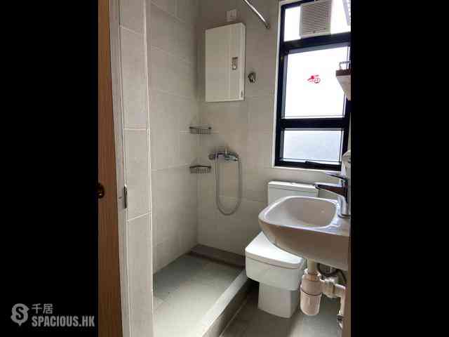 Wan Chai - Tung Kai Building 04