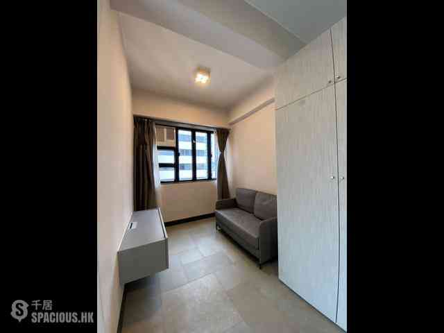 Wan Chai - Tung Kai Building 08