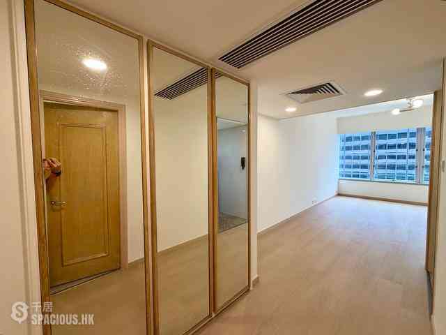 Wan Chai - Convention Plaza Apartments 01