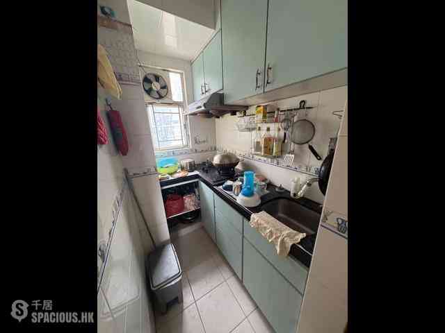 Sai Ying Pun - Lai King Court 02