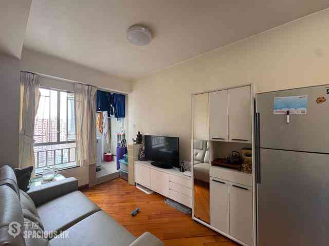 Sai Ying Pun - Lai King Court 19