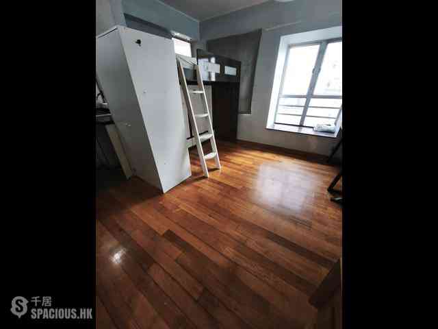 Mong Kok - Shun Fung Building 01