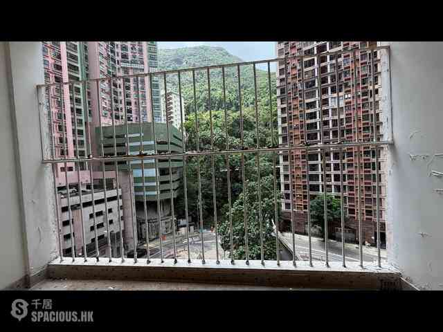Mid Levels Central - Merry Court 02