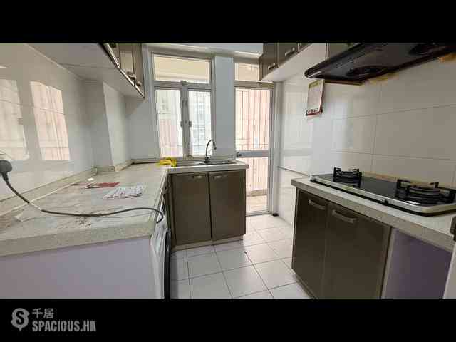 Mid Levels Central - Merry Court 04