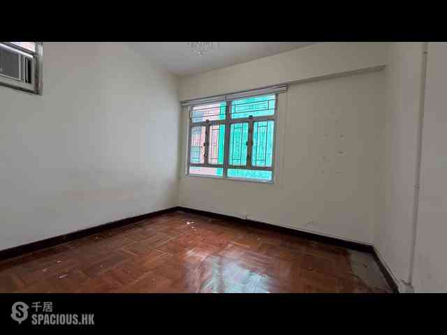 Mid Levels Central - Merry Court 09