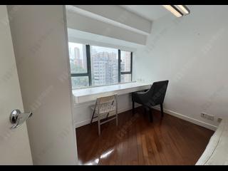 Mid Levels West - 80 Robinson Road 02