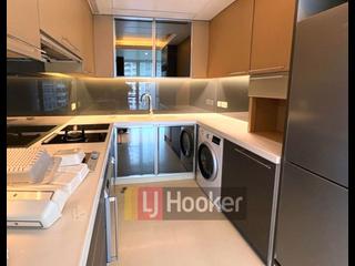 Mid Levels Central - 11, Macdonnell Road 03