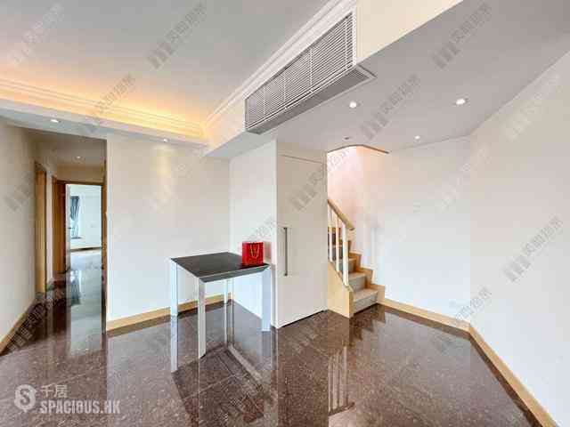 Wan Chai - Royal Court 13