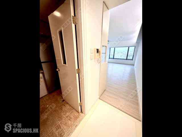 West Kowloon - Sorrento Phase 1 Block 6 07