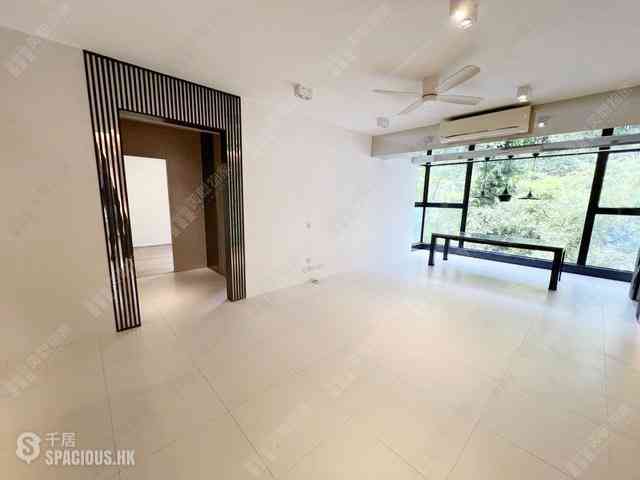 Mid Levels West - Peace Court 03