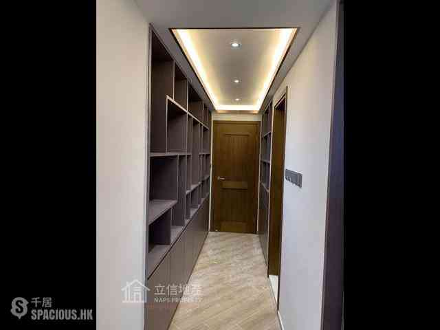 Mid Levels Central - Goldwin Heights 04