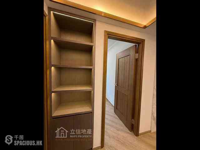 Mid Levels Central - Goldwin Heights 09