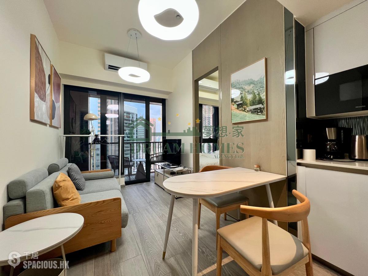 Sai Ying Pun - The Queens 01