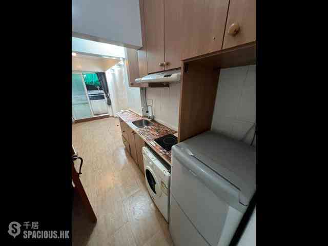 Sheung Wan - 8, Hillier Street 06