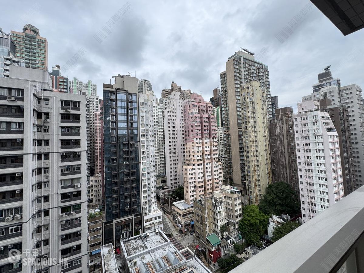 Sai Ying Pun - Island Crest 01