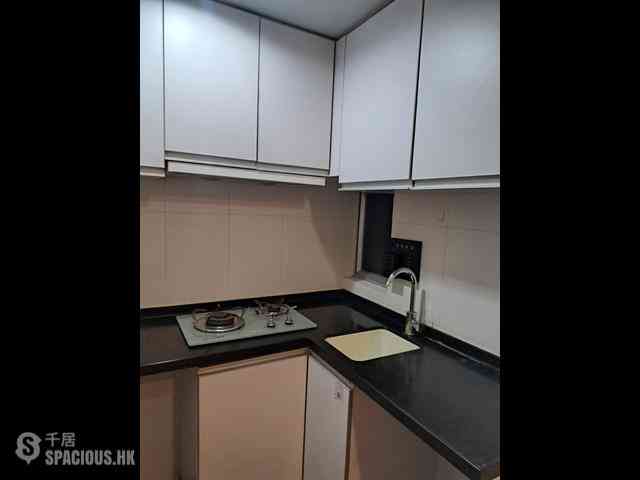 Mong Kok - Shun Fung Building 10