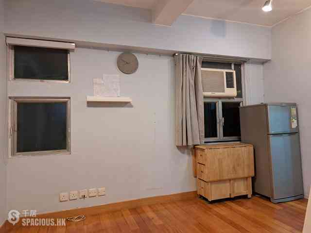 Mong Kok - Shun Fung Building 22