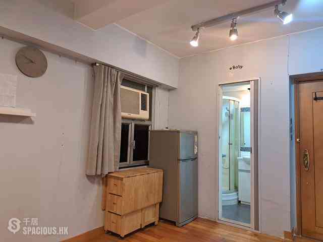 Mong Kok - Shun Fung Building 24